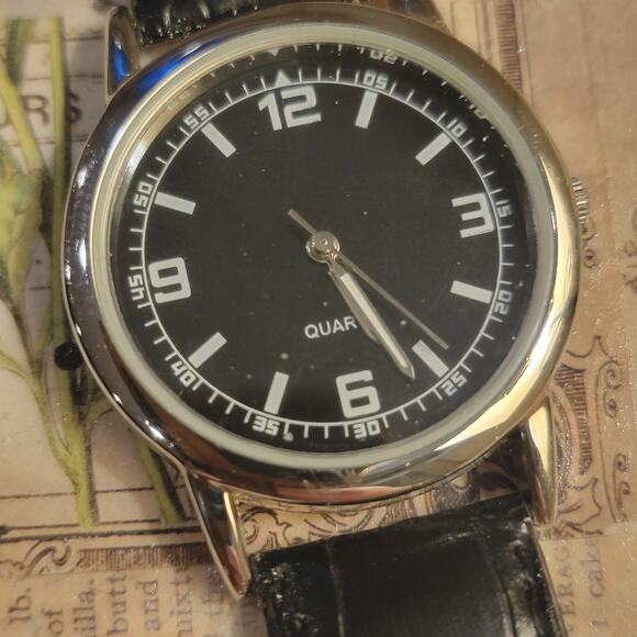 Unbranded Quartz Watch Black Dial, Faux Leather Band, China Movement - Picture 6 of 10